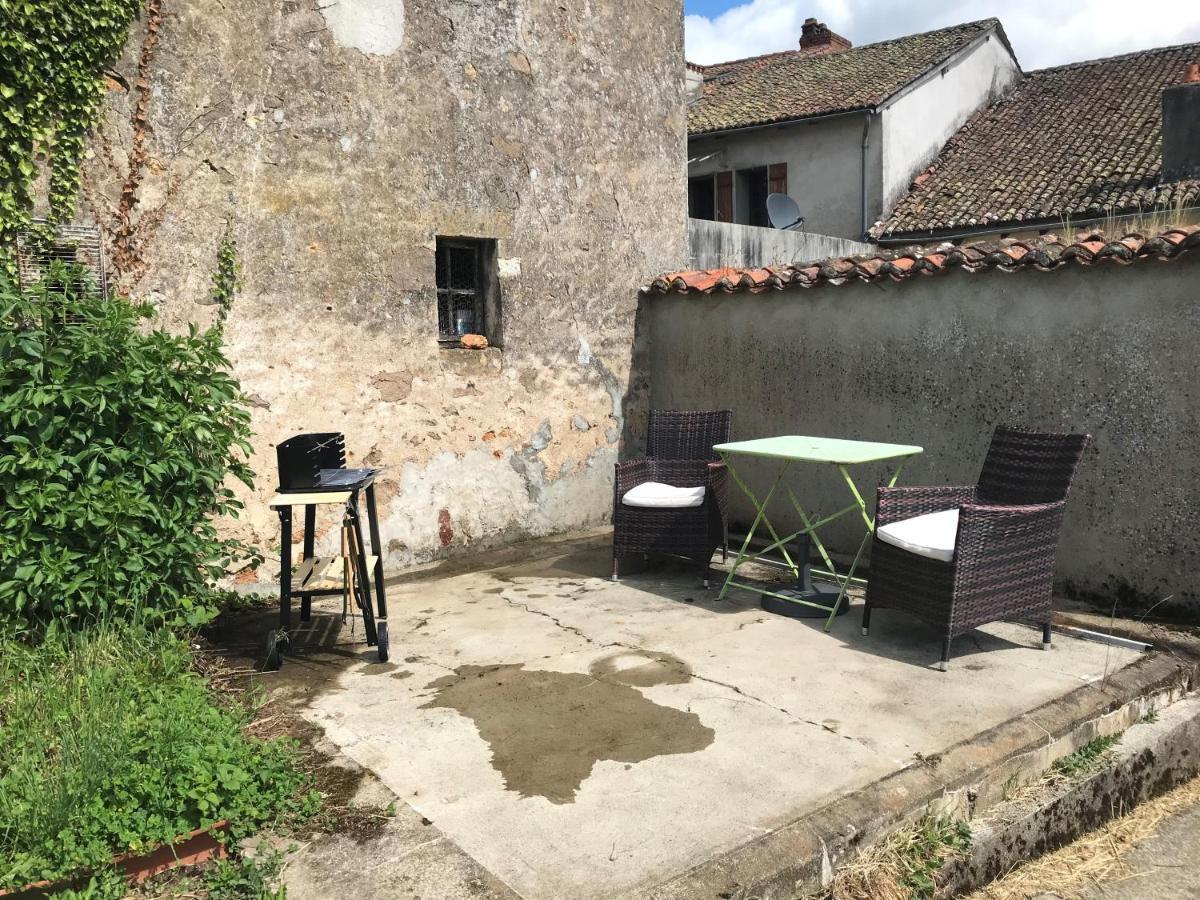 May'S Cottage Availles-Limouzine Esterno foto
